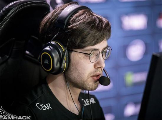 微博杯WBG击败BLG夺冠，小虎灯皇力挽狂澜，老板请客吃饭！