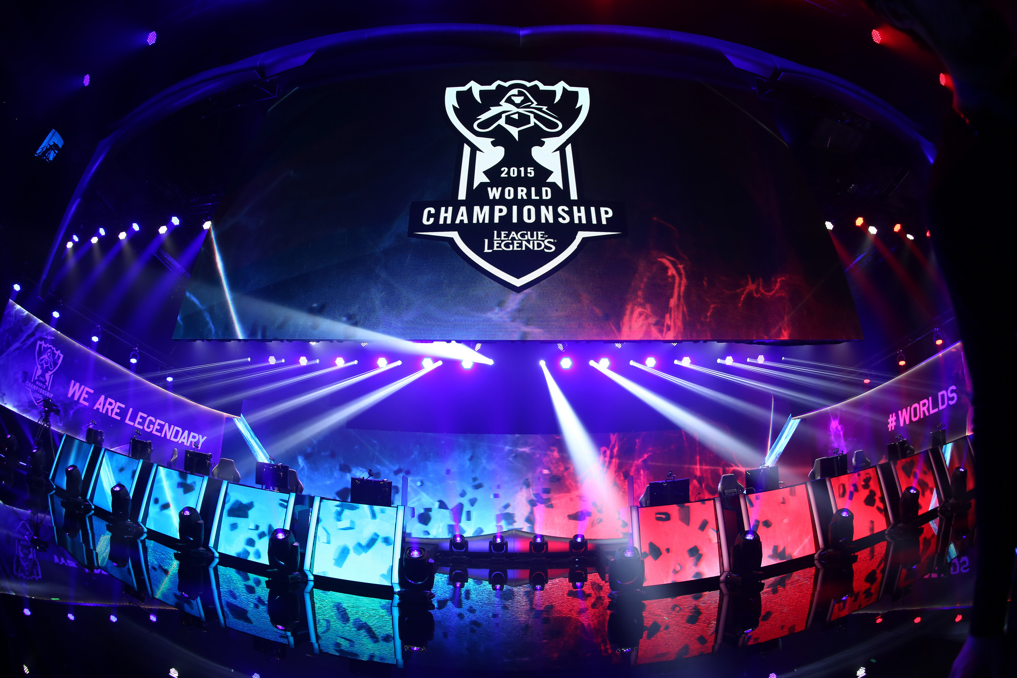 Xiaohu卢锡安圣枪巅峰输出 Light三杀收割战场 WBG3-2TES