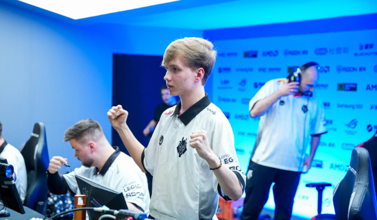 Nouns 停止资助 CS2 阵容